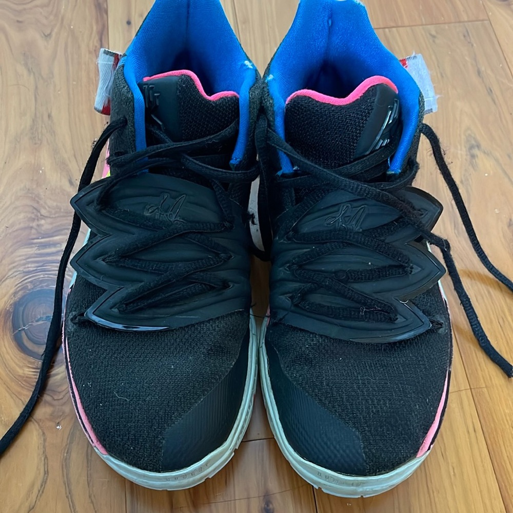 Nike Kyrie 5 Mid Just Do It - size 4